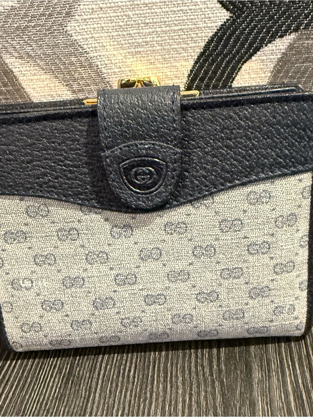 Gucci vintage  Blue and Gray Patterned Wallet with kisslock.